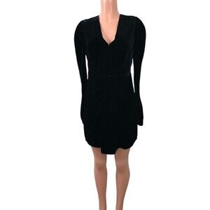 NWT Banana Republic‎ Black Velvet Dress Size 6 Long Sleeve Sweetheart Neckline